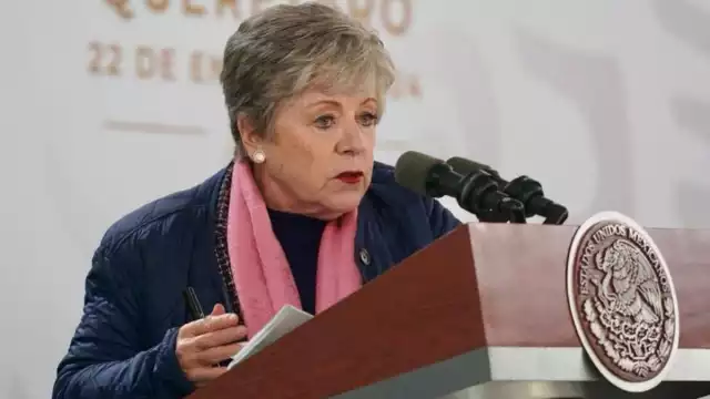 Alicia Bárcena, canciller de México, supervisa las gestiones para rescatar a los mexicanos en el Galaxy Leader