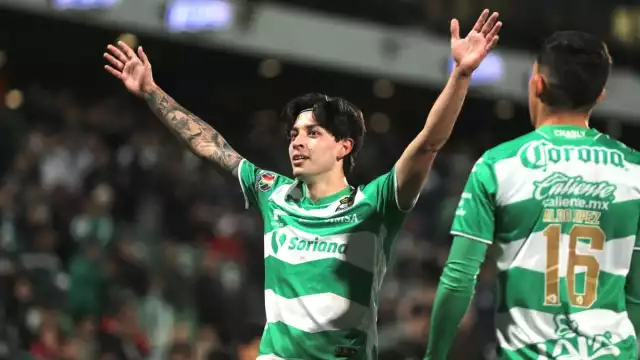 Jordan Carrillo, que regresó a Santos tras brillar en Sporting de Gijón, fue clave contra Puebla