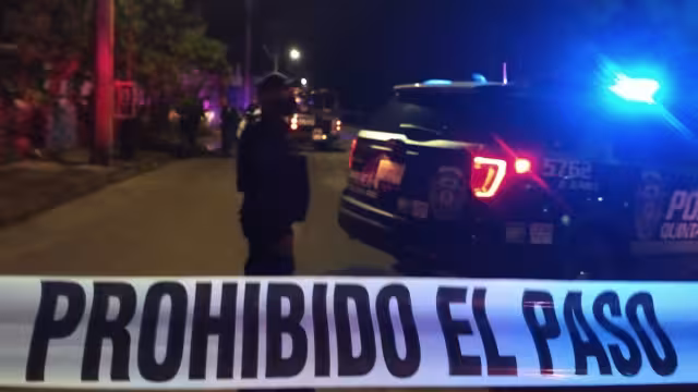 Algunos peatones que vieron a la persona tirada pensaron que había sido atropellada y quedado herida en el camino