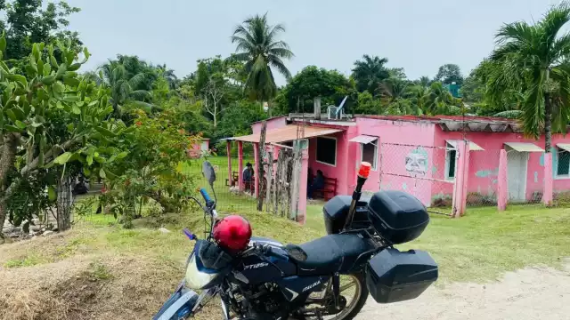 La Policía Estatal Rural arribó al sitio para confirmar el deceso, solicitar la intervención de las autoridades judiciales y el traslado del cuerpo al Semefo.