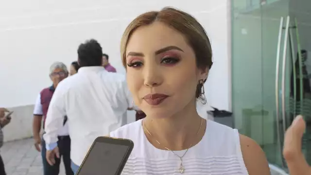 La alcaldesa habría impuesto a tres de sus familiares directos en la comuna champotonera