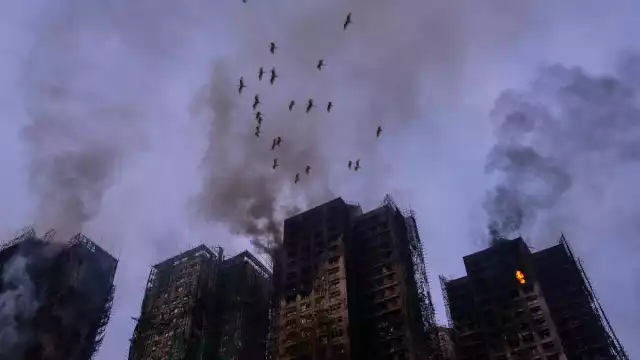 El fuego dejó cuatro edificios completamente calcinados y otros tres con daños severos