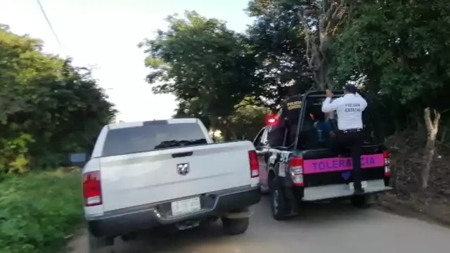 Los policías no llegaron hasta las 6 de la mañana, ya que se encontraban cuidando varias fiestas del pueblo
