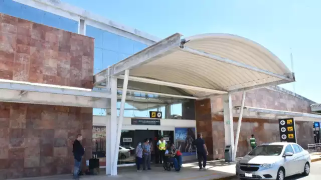 Las razones por las que los vuelos de Aeroméxico no se llenen es el costo.