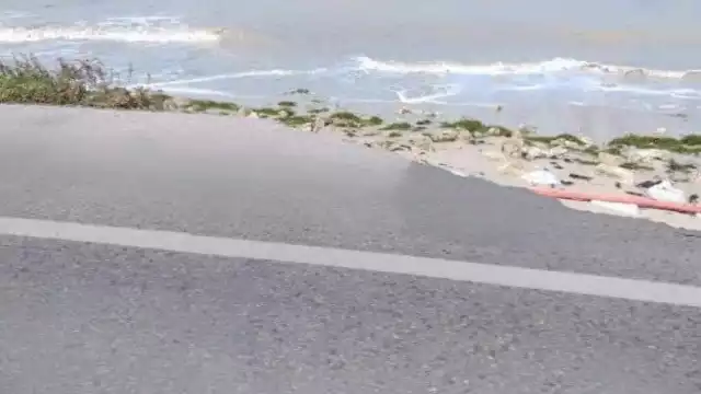 Los conductores reciben indicaciones de las autoridades civiles para mantenerse alertas