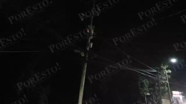 Un corto circuito en un transformador de la CFE provocó un apagón en la colonia Fátima.