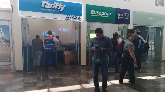 El servicio de cobro del estacionamiento, que fue activado el pasado 15 de abril, está a cargo de elementos de la Guardia Nacional (GN)