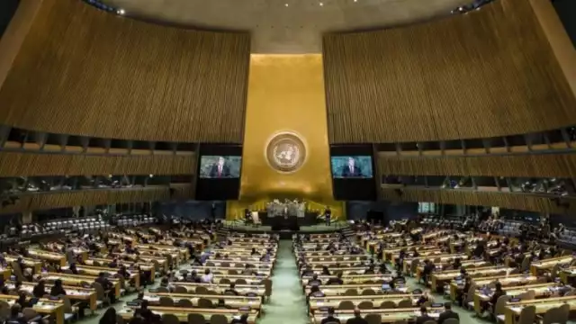 La ONU tiene varios objetivos fundamentales, siendo el más destacado el mantenimiento de la paz y la seguridad internacionales