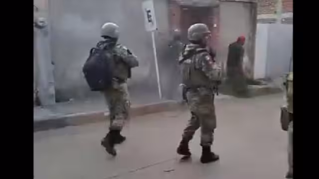 Los militares hicieron disparos al aire