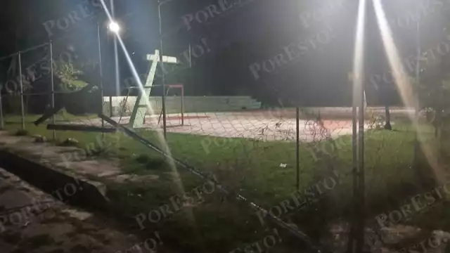 Tres hombres ingresaron a una cancha deportiva en la colonia Salsipuedes, en Escárcega.