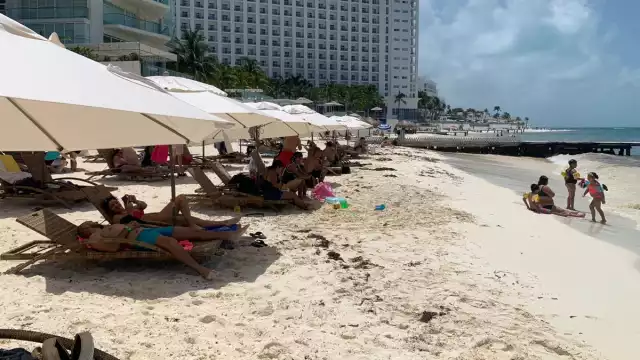 Los vacacionistas aseguraron que no habían sentido un calor de esta magnitud en el Caribe Mexicano
