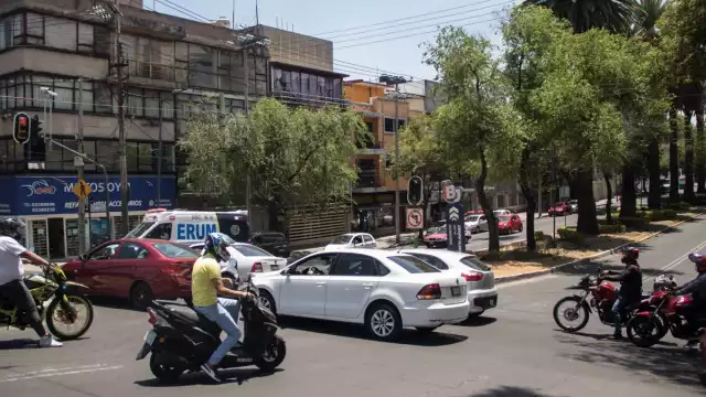 En caso de no respetar las restricciones del Hoy No Circula la multa es de mil 737 a dos mil 606 pesos, tanto en la CDMX y el Edomex