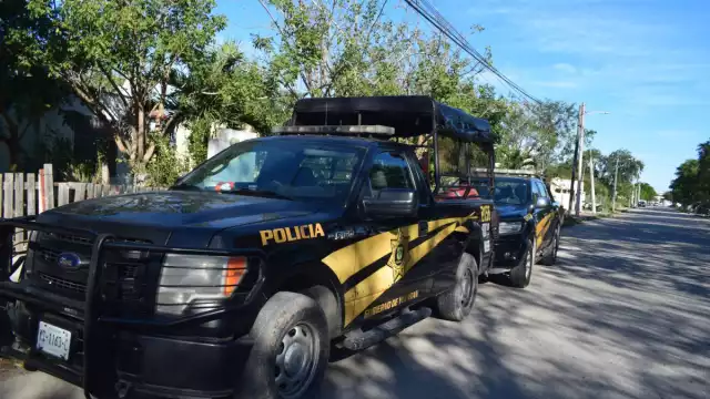 El hombre fue hallado sin vida sentado en una silla de plástico