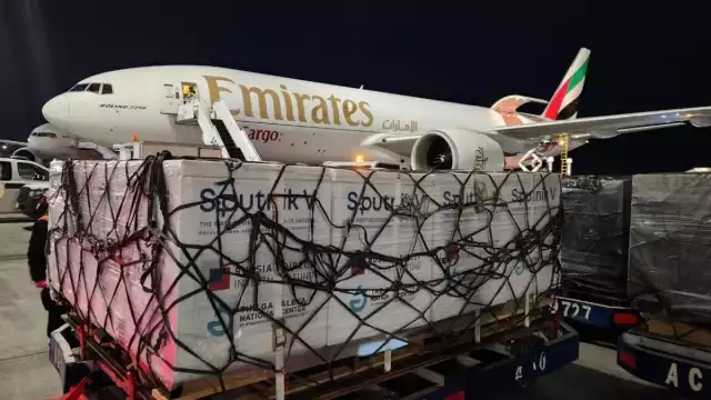 Esta madrugada llegó al AIFA un nuevo lote de vacunas Sputnik-V contra COVID-19.