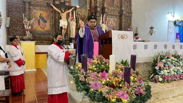 Adviento: familias cheneras bendicen sus coronas en el inicio del tiempo litúrgico