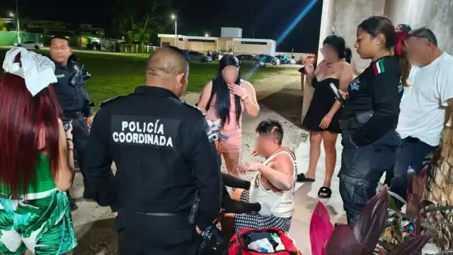 Sujeto es arrollado por su pareja al salir de un conocido bar en la plaza de toros y trasladado al hospital