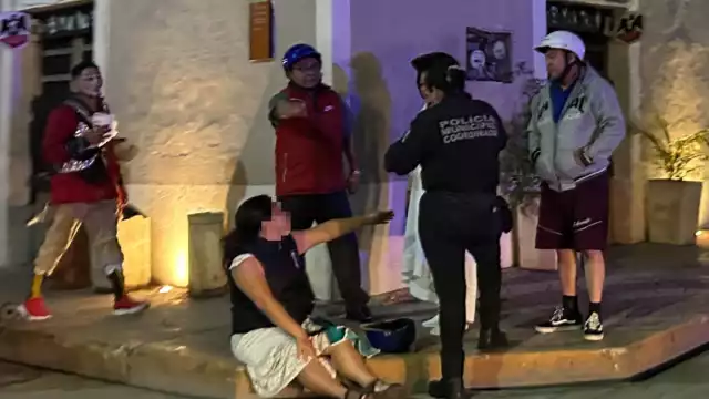 Posteriormente, los policías solicitaron la presencia de testigos para proporcionar una perspectiva más clara sobre este choque