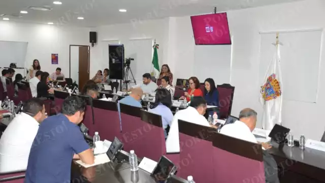 Campeche avanza en digitalización con licencia de conducir electrónica y programas pesqueros