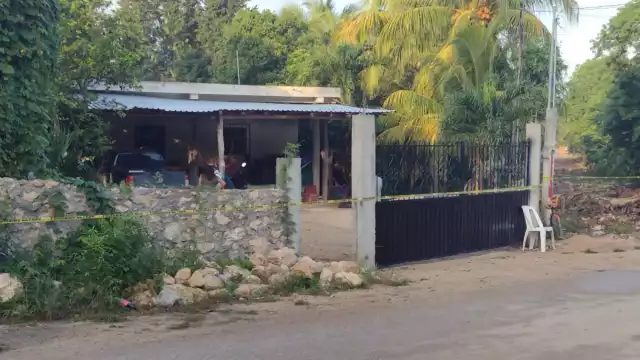 El comando armado luego de obtener el botín salieron huyendo a bordo de una camioneta tipo combi