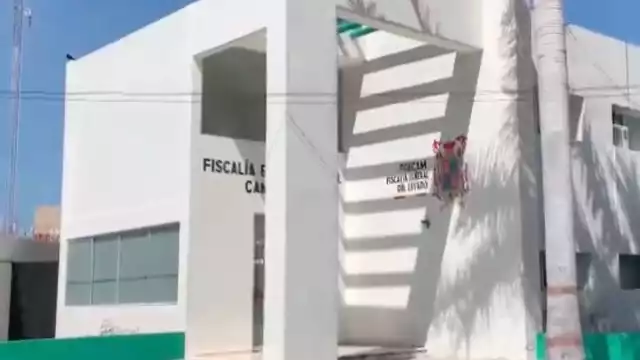 Dos sujetos que robaban material de construcción de la obra de la cancha techada de la comunidad