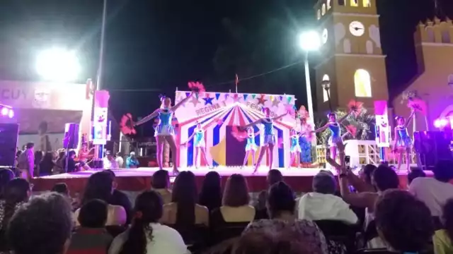 Así se vivió la presentación de comparsas en el Carnaval de Sabancuy
