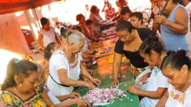 La elaboración de esta guarnición marca el inicio de las celebraciones en honor al Cristo de la Transfiguración