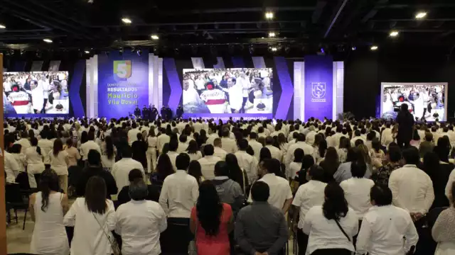 Dio como un hecho que el servicio de internet de fibra óptica se tendrá en todos los planteles yucatecos