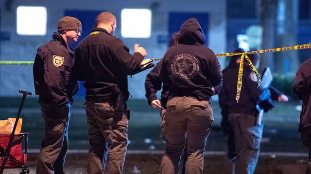Ocho heridos es el saldo de un tiroteo entre dos grupos rivales durante un desfile de automóviles por el Día de Martin Luther King en Fort Pierce