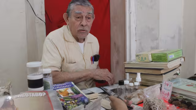 Mencionó que a diferencia de la herbolaria, cuando se consume sola o combinada también ayuda a otros órganos al mismo tiempo