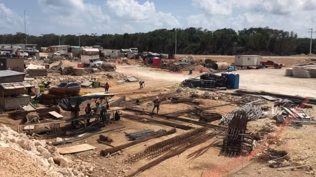 Dicho recurso se promovió originalmente por la presunta remoción de la selva, pero no fue tomado en cuenta, por lo que lo ampliaron