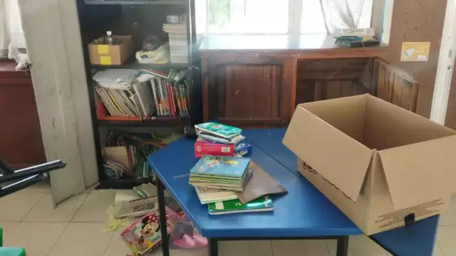 Las puertas de los salones estaban forzadas para que entren a robar