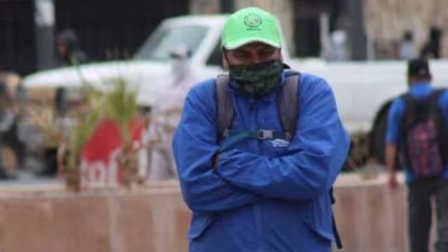 De acuerdo al Sistema Meteorológico Nacional (SMN) el viento estará acompañado de rachas de 40 a 60 km/h y oleaje de 1 a 3 metros de altura