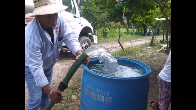Conagua implementa operativo para distribuir agua potable Tamazula, Durango