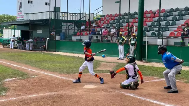 Taxistas de Cancún se impuso por 19-7 a Padres de Playa del Carmen con pitcheo de Josef Canul