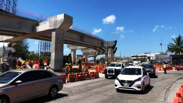 El puente debería de haberse entregado en este mes de abril, pero se corrió a Verano