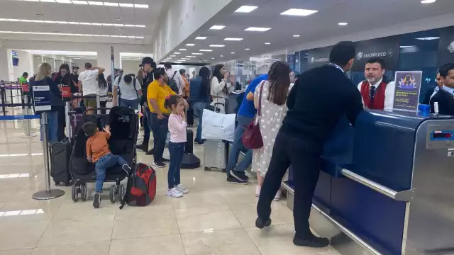 Se han cancelado 13 vuelos y 21 se han retrasado