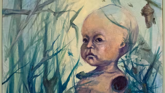 A veces mi nana pide que le ayude a pasar el jabón por su espalda... me esfuerzo en tallar hasta donde sus manos no llegan