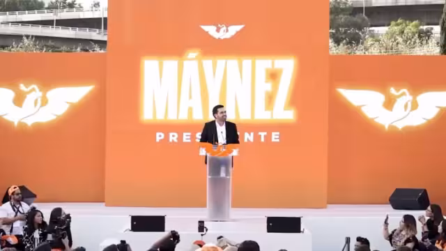 Jorge Álvarez Máynez se transportó en el Fosfobús