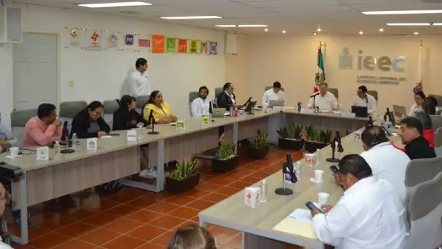 Es decir, permite dar a conocer, en tiempo real a través de Internet, los resultados preliminares de las elecciones la misma noche de la Jornada Electoral