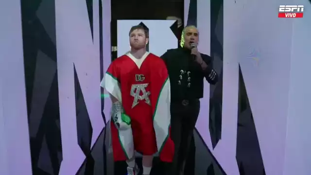 Por esta razón criticaron la ropa de Alejandro Fernández en la pelea del 'Canelo' Álvarez