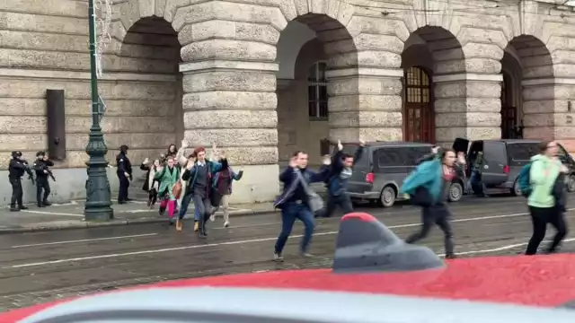 Este jueves se reportó un tiroteo en el centro de Praga, capital de la República Checa