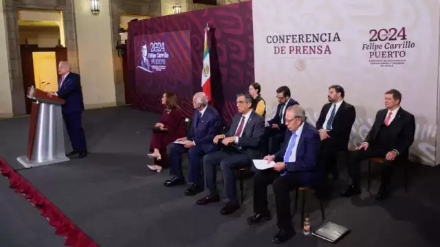 La Comisión de Quejas y Denuncias del INE identificó elementos en 5 conferencias mañaneras que podrían interpretarse como propaganda gubernamental