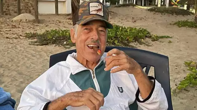 Andrés García nunca dejó el tabaco y el alcohol. Foto: Especial