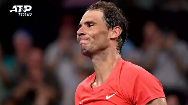 Ya para el tercer set, al continuar con los dolores físicos, Nadal no pudo ofrecer mayor resistencia y acabó cediendo ante un rival crecido anímicamente

