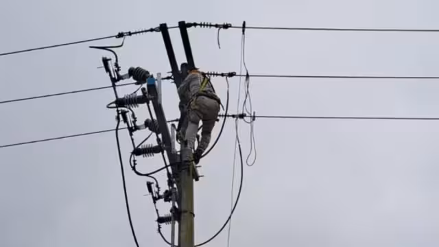 CFE trabaja constantemente para que todos los habitantes de la Península de Yucatán vuelvan a tener luz