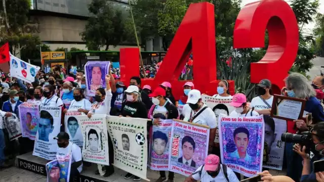 El capitán José Martínez Crespo, uno de los militares relacionados en el caso de los 43 normalistas desaparecidos de Ayotzinapa, tramitó un amparo contra su prisión preventiva.