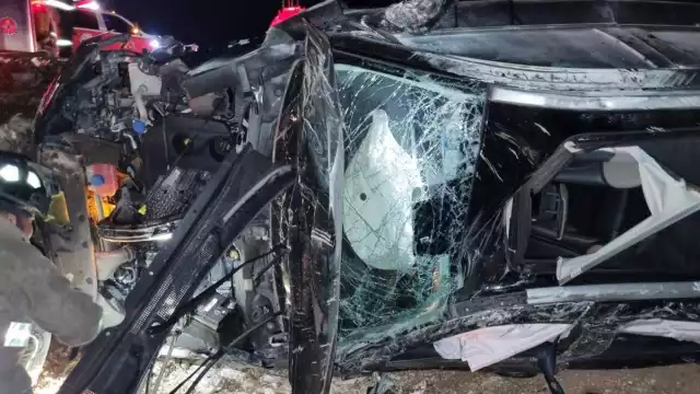 Personal de Vialidad señaló que ninguno de los dos choferes supo calcular la velocidad con la que iban en la curva.