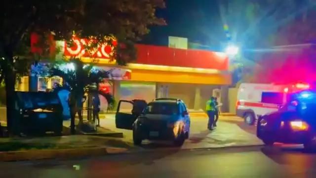 El hombre se encuentra grave de salud tras ser acuchillado en el Oxxo de Playa del Carmen