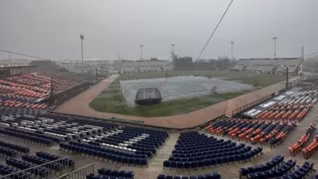 En Cancún, el partido entre Colegio Boston y Pericos de Chetumal, fue cancelado debido a las condiciones climáticas.