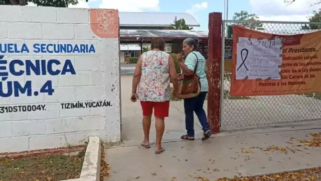 Mientras tanto, en la escuela continúa tenso el ambiente ante la investigación que se está llevando a cabo